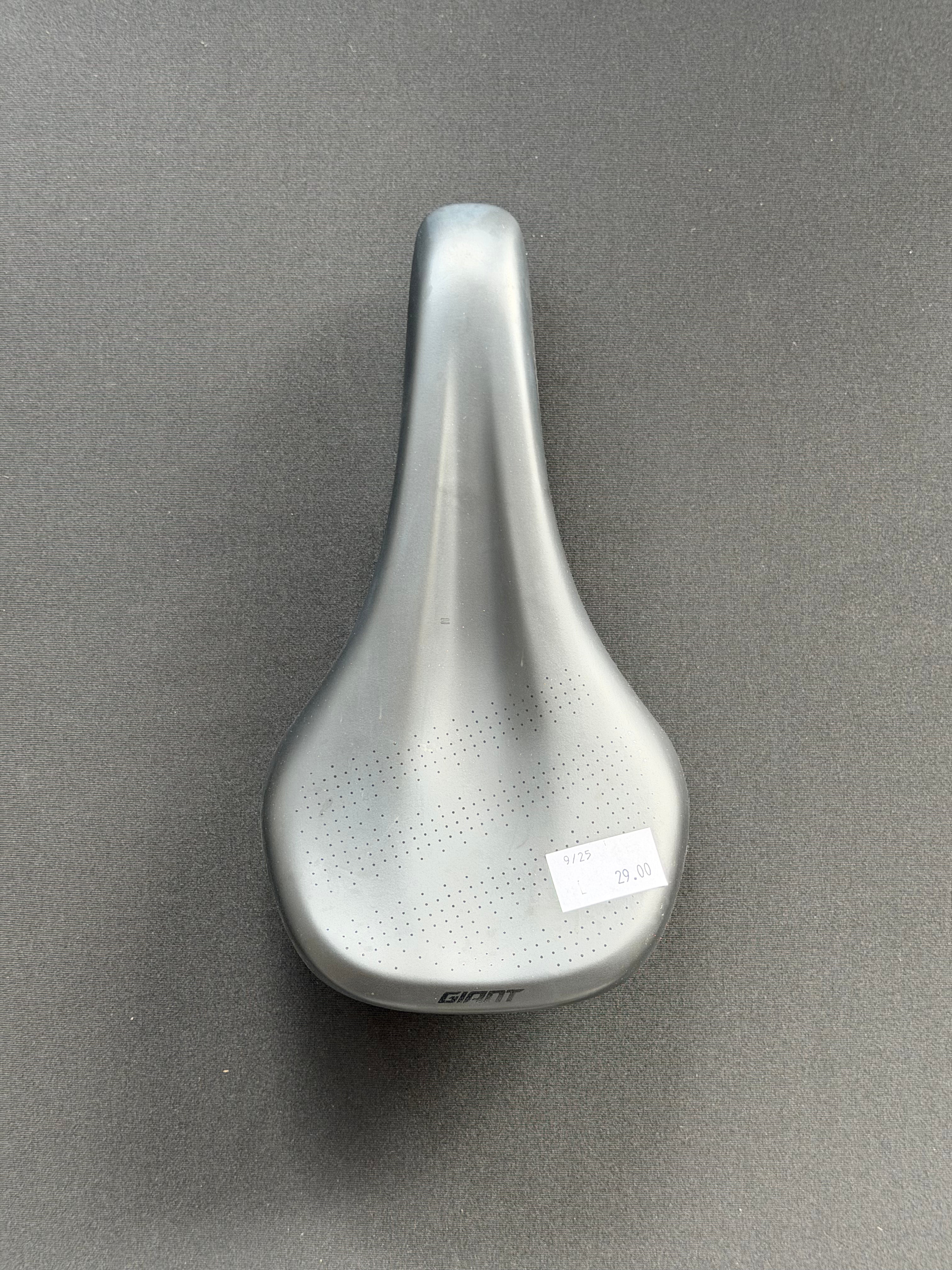 Misc Giant Saddle